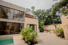 Casa Xhara, Cozy Jungle Villa 3 BR Pool and Grill